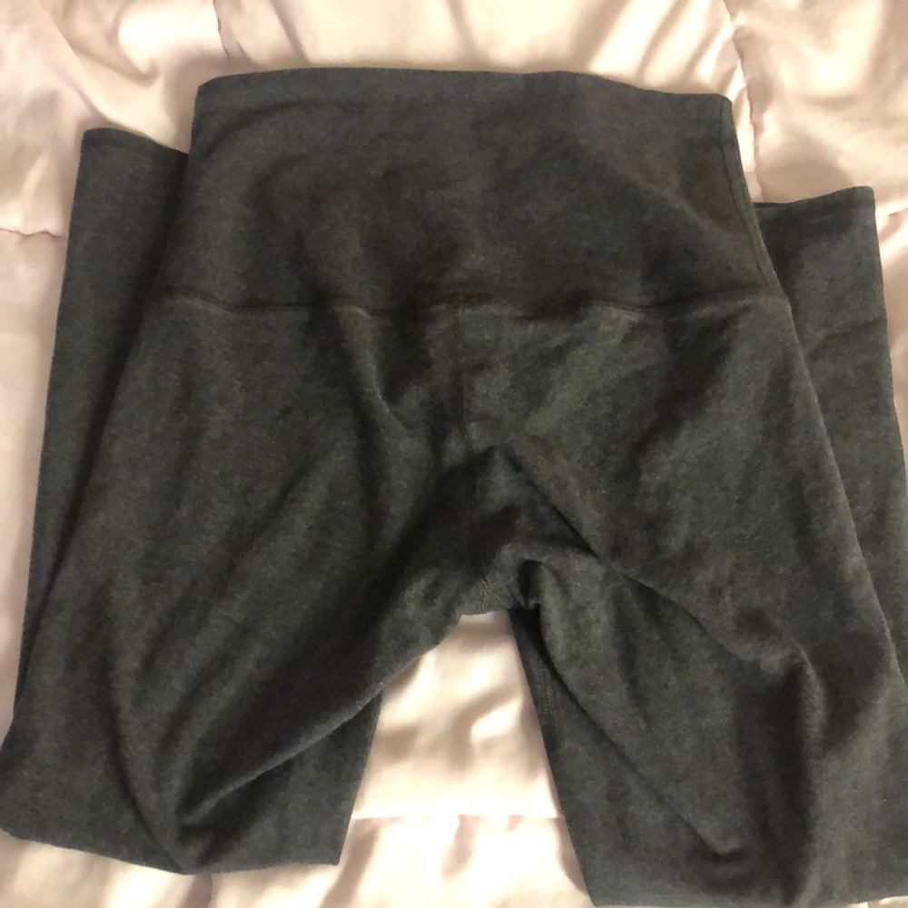 Lululemon wunder under crop.